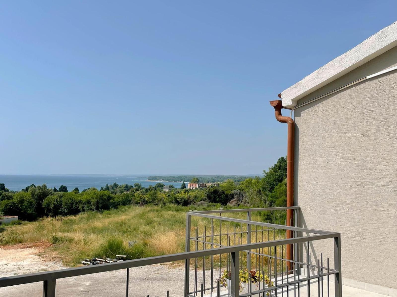 Caramel Comforts With Sea View In Stinjan Only 300 Meters From The Beach Pula Exterior foto