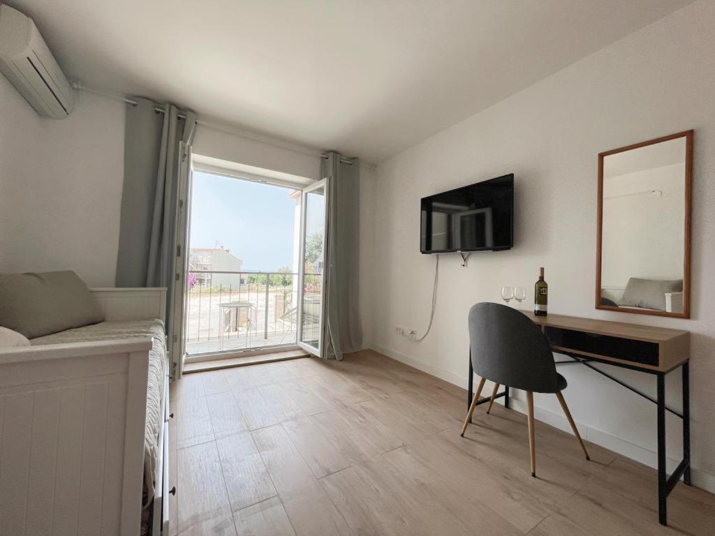 Caramel Comforts With Sea View In Stinjan Only 300 Meters From The Beach Pula Exterior foto