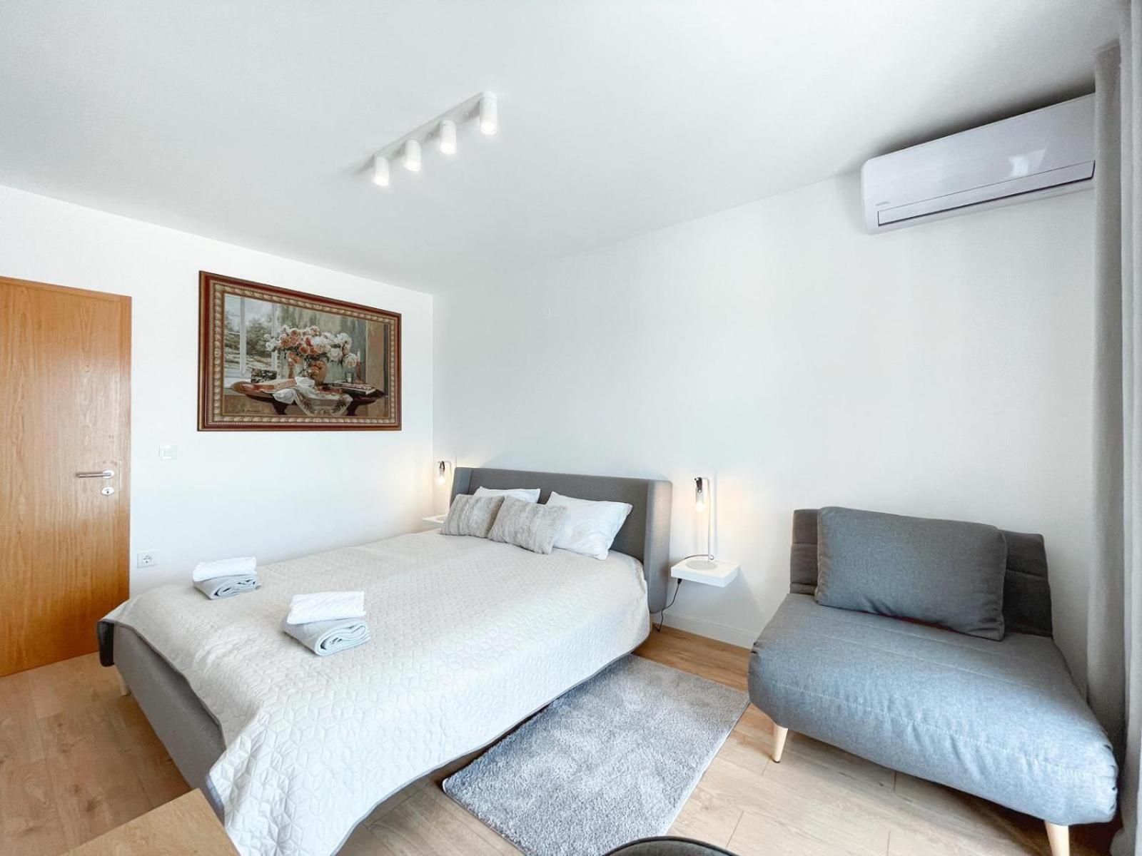 Caramel Comforts With Sea View In Stinjan Only 300 Meters From The Beach Pula Exterior foto